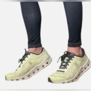 On Running • Cloudgo Running Shoes in Frost/ Hay Men's Size 11 STAINS